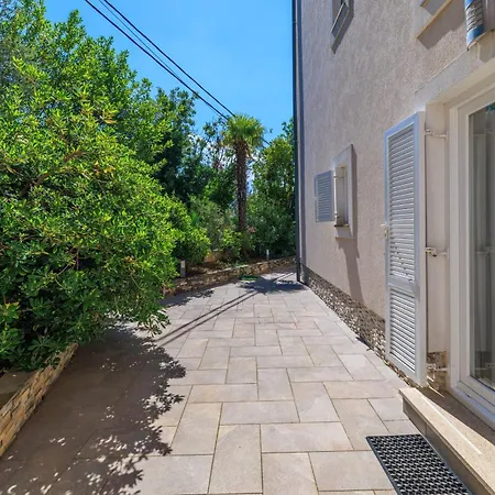 Sara Apartamento Dramalj