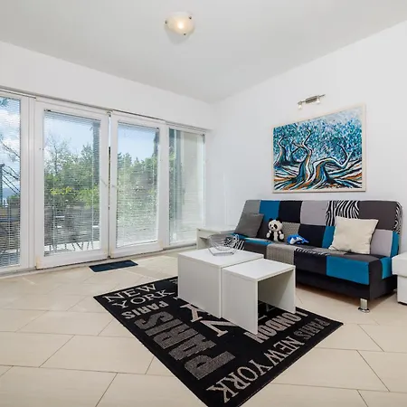 Apartment Villa Sara *