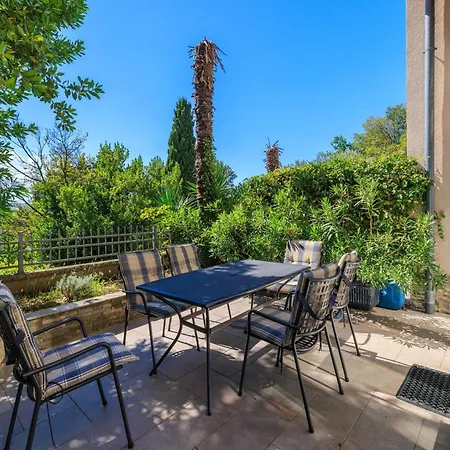 Apartment Villa Sara Апартаменты *