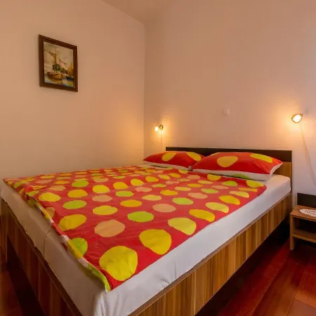 Apartment Apartment Villa Sara