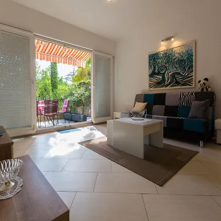 Apartment Apartment Villa Sara *